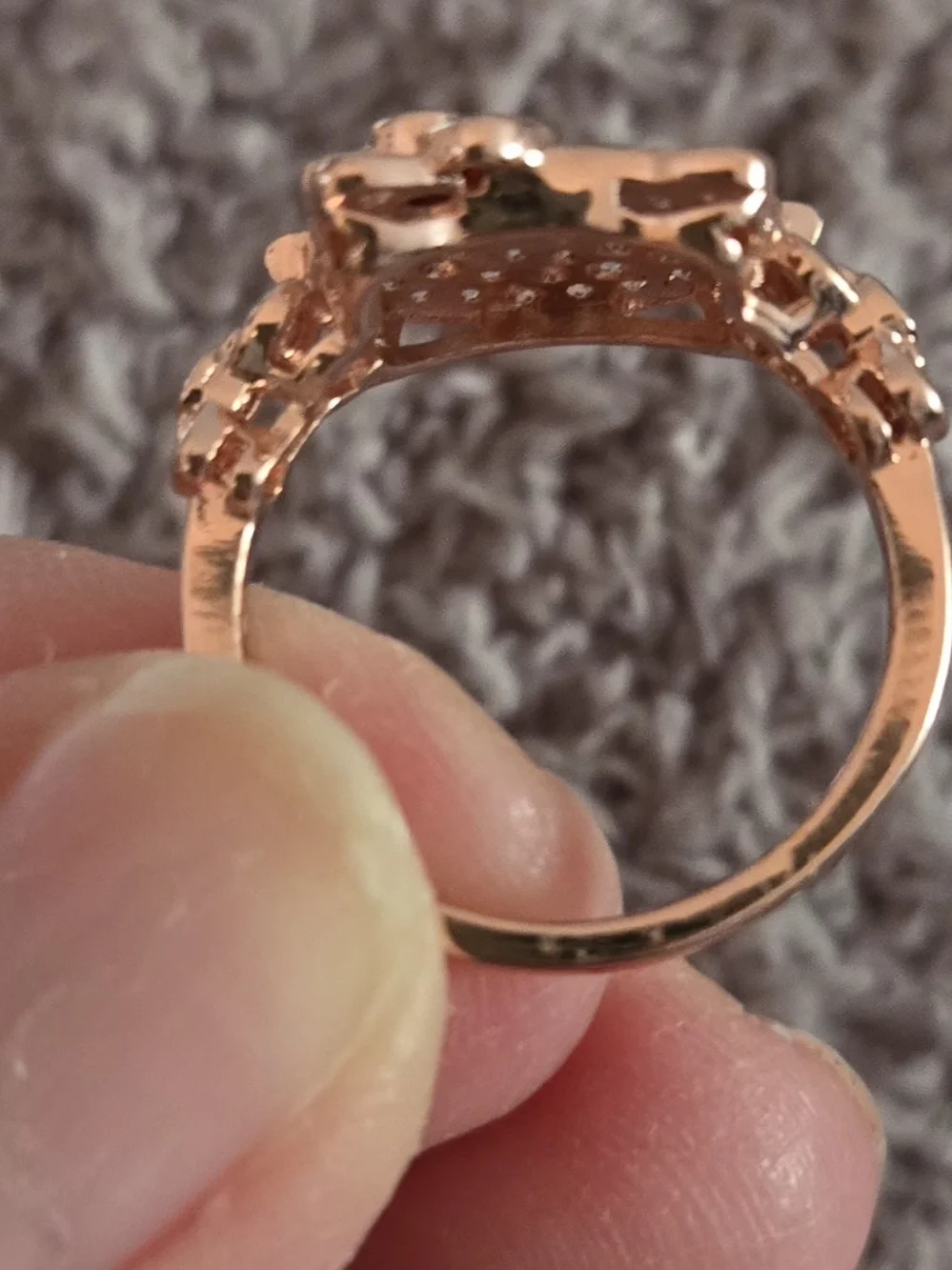 *Fragrant Jewels* Rose Gold Hello Kitty Crystal Ring
